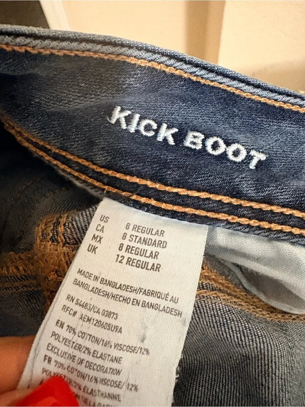 American Eagle Outfitters Kick Boot Medium Wash Mid-Rise Jeans Size 29”